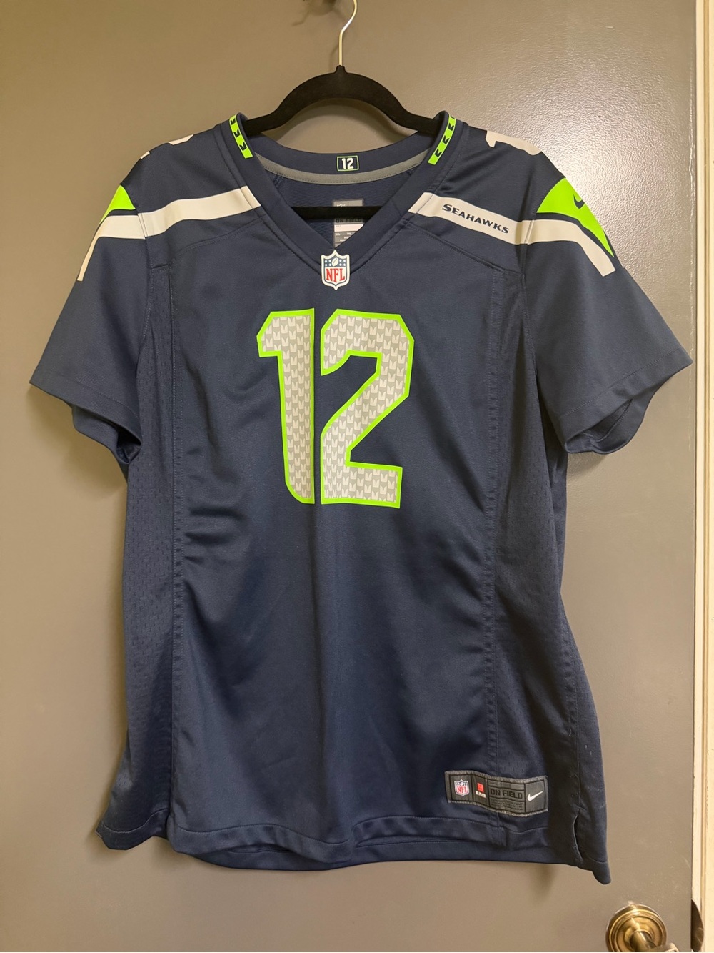 Women’s Nike Seattle Seahawks #12 Jersey Top